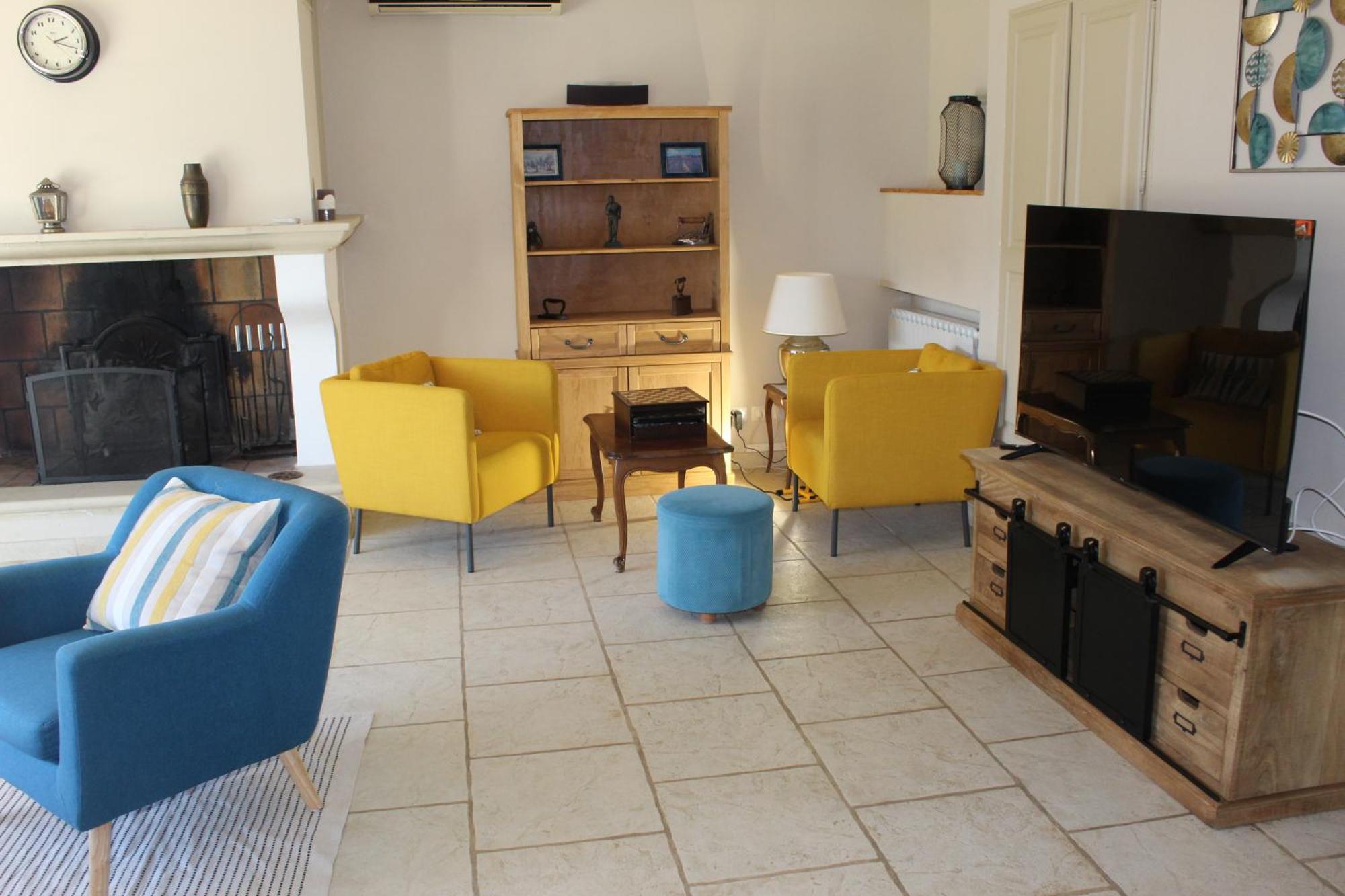 Mas La Gentille: Countryside Retreat with Pool and Private Garden Pernes-les-Fontaines Exterior photo